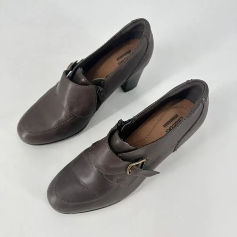Clarks Collection Women's Leather Block Heel Side Zip Pumps Heels‎ Taupe Size 8M
